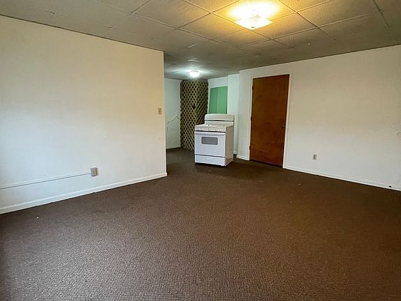 2nd image of 1023 S Commercial St #3