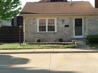 2661 S Seaton Circuit, Warren, MI