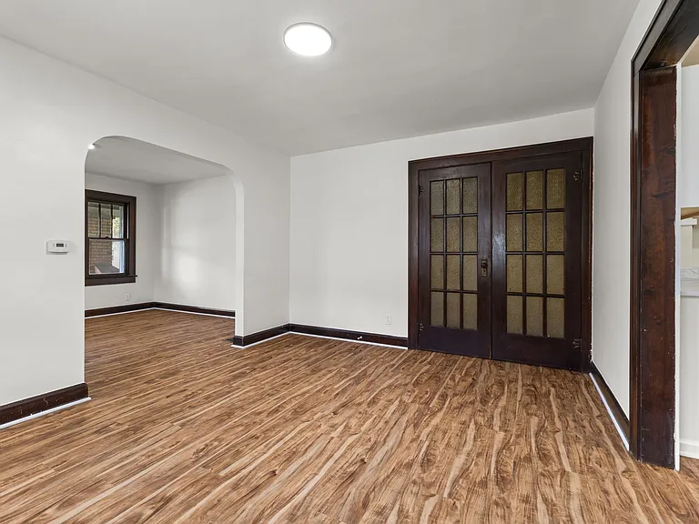950 N Chester Ave — Photo 20