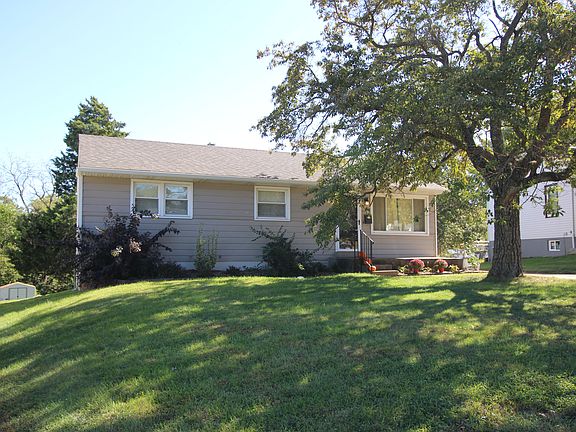 2nd image of 11000 Hillhurst Ln