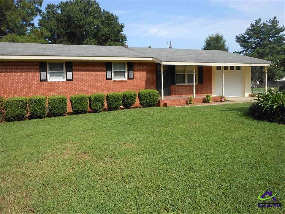 1st image of 301 E Imperial Cir