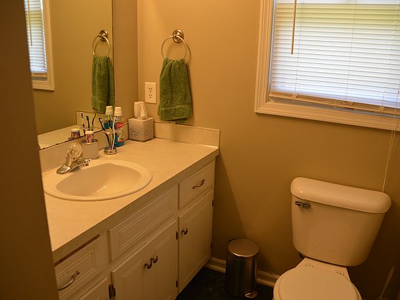 4th image of 7874 Cottonwood Dr APT A