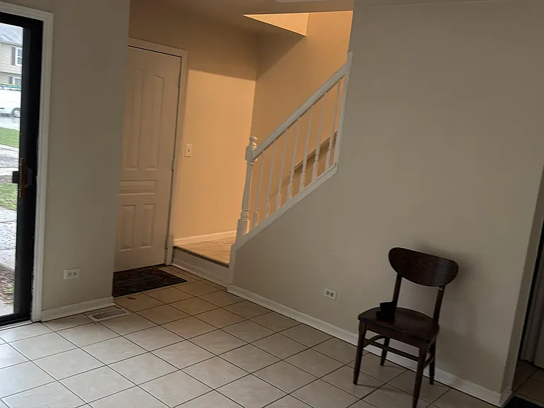 321 S Belmont Ave — Photo 2