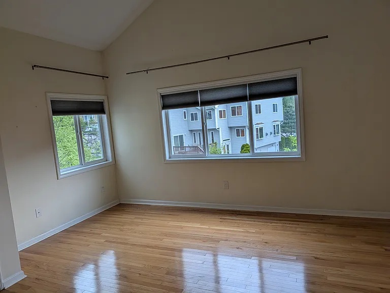 131 America Blvd — Photo 24