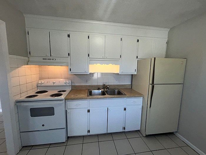 1st image of 119 Calvin Ct APT C