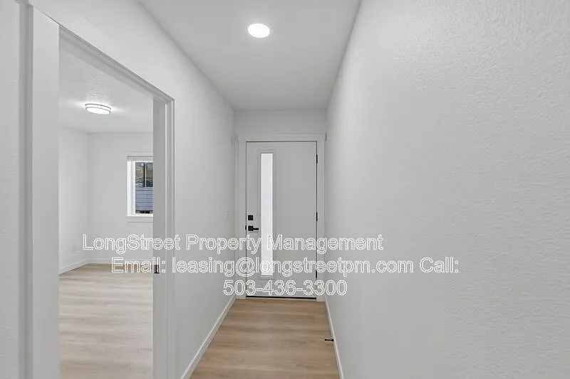 3 bed, 2.0 bath, 1300 sqft, $2,195 — Photo 4