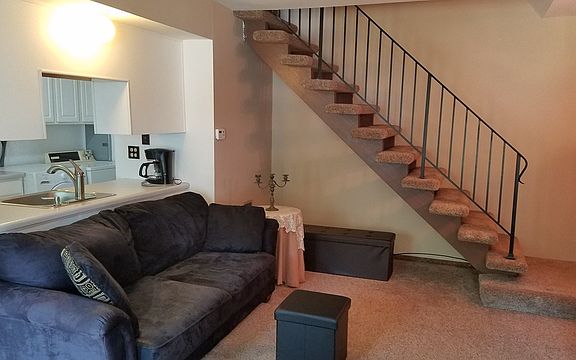 3rd image of 1112 Cove Dr #218-B
