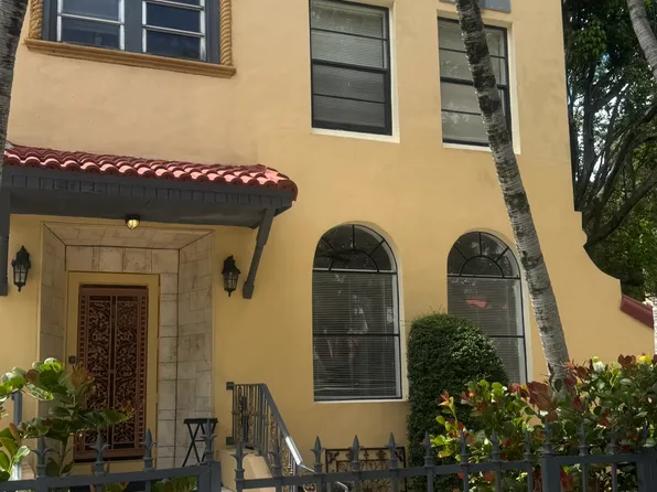 1901 SW 10th St #2, Miami, FL 33135