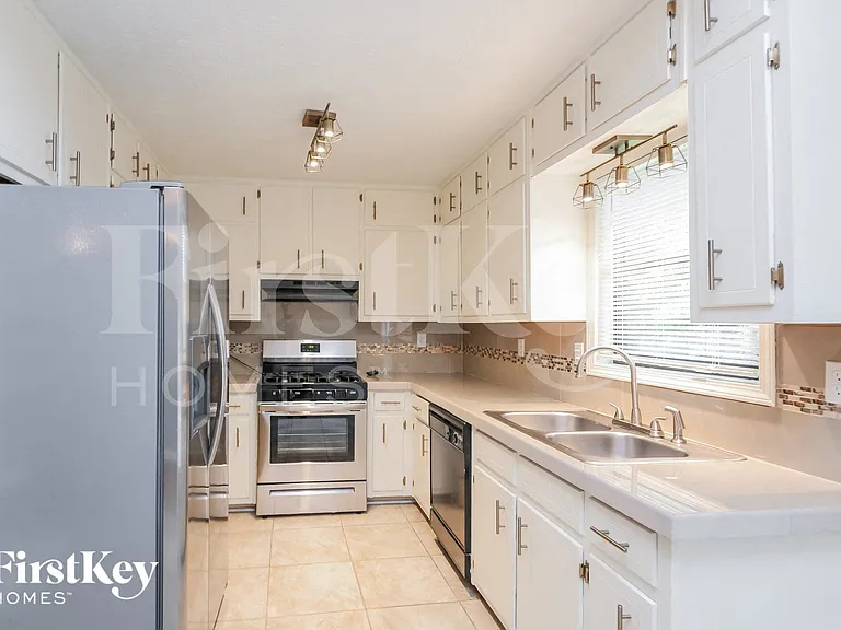 2639 Windmere Dr — Photo 6