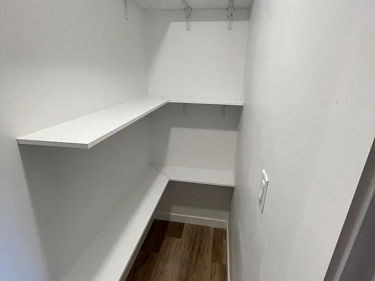 345 W 600 N — Photo 14