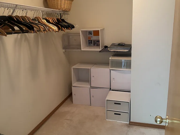 3916 S Greystone Ln — Photo 2