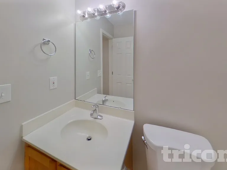 562 Chisolm Way — Photo 9