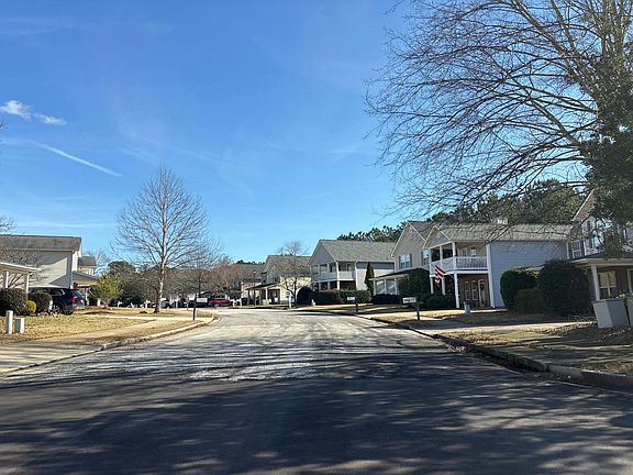 5th image of 136 Milford Dr