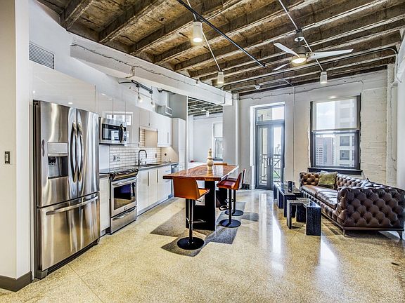 5th image of 2306 Brazos St #3621