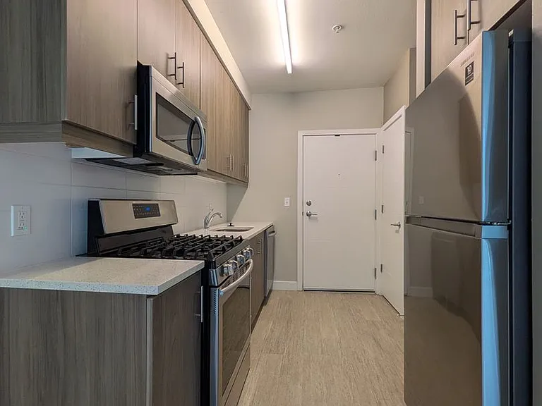 Division Terrace Apartments — Photo 34