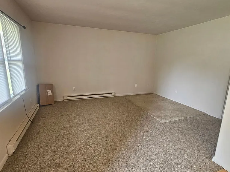 607 NE 3rd Ave — Photo 2