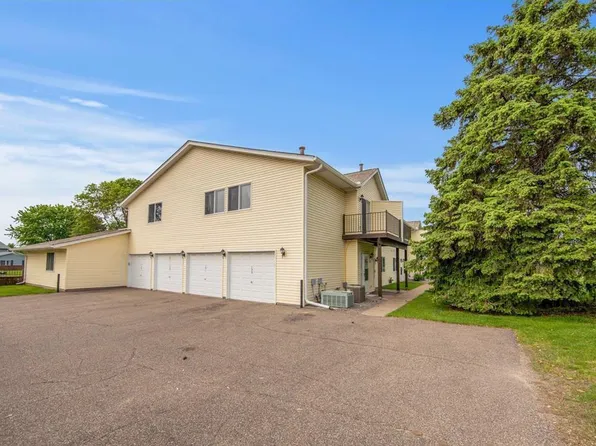 133 96th Ln NE, Blaine, MN 55434