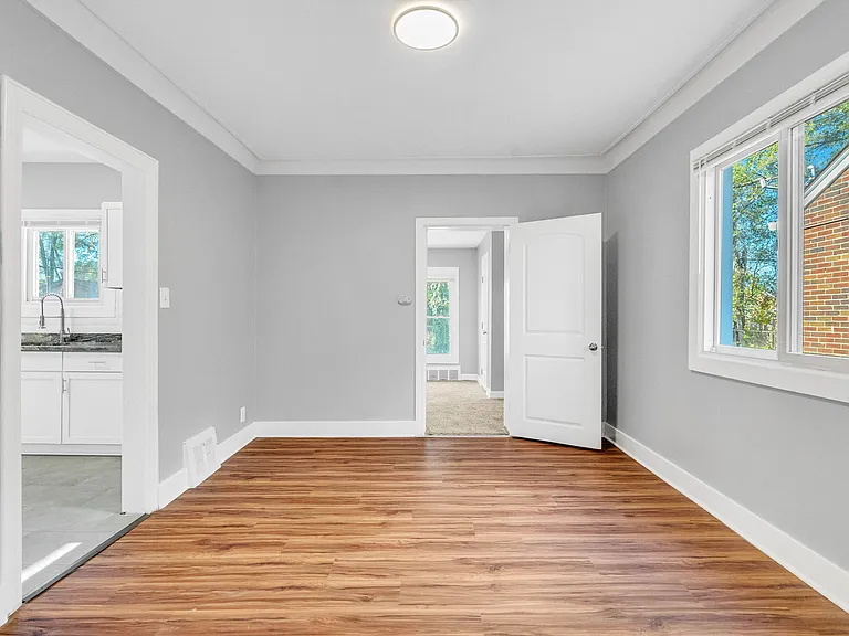 9503 Lakepointe St — Photo 6