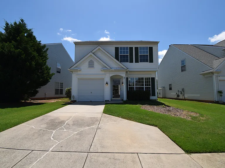3322 Elizabeth Glen Dr — Photo 3