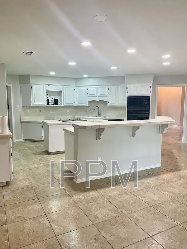 4 bed, 3.0 bath, 2437 sqft, $2,200 — Photo 4