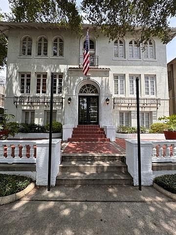 1st image of 1507 Napoleon Ave #304
