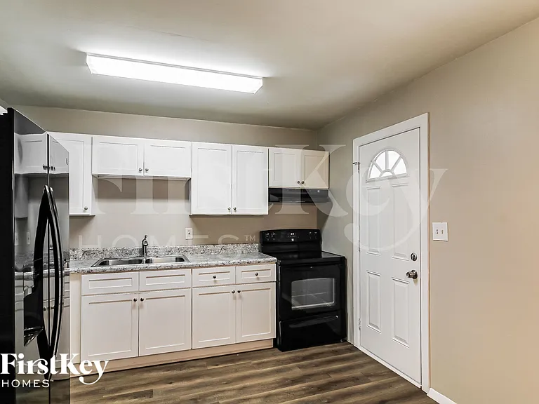 1199 Pineglen Dr — Photo 9