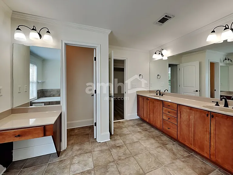 308 Meeting St — Photo 11