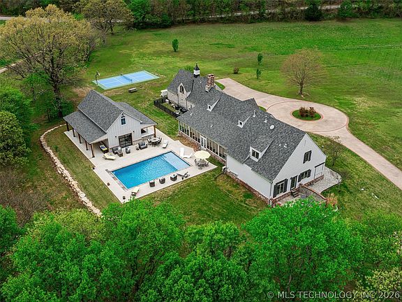 5th image of 33021 S 625th Rd
