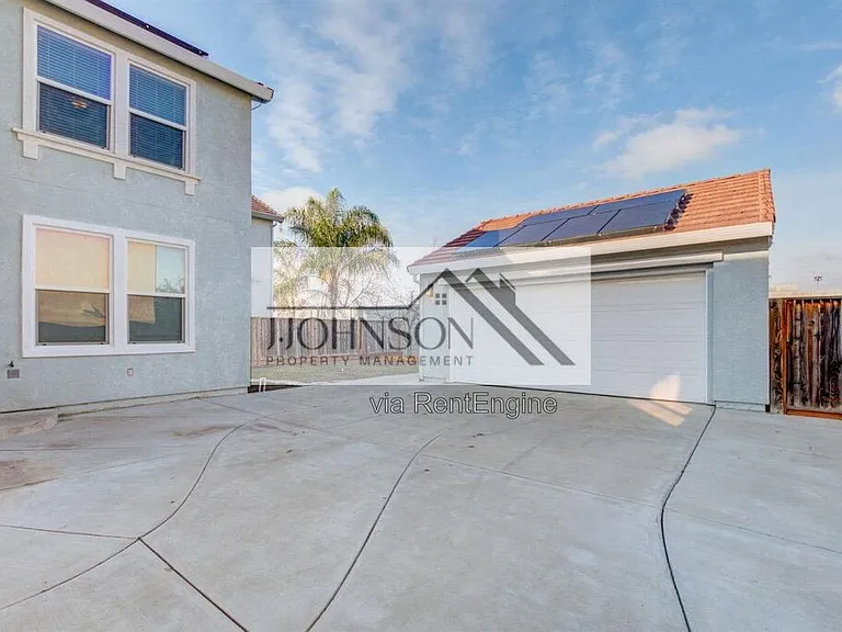 2673 Merchant Dr — Photo 17