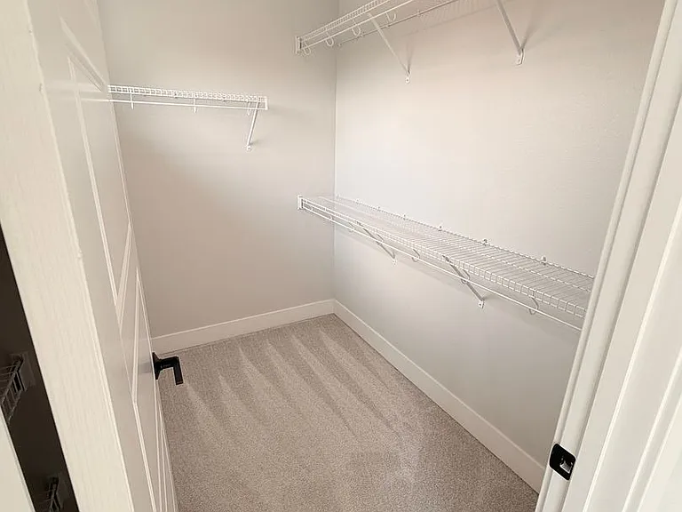 908 Lincoln Way — Photo 12