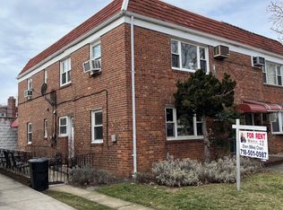 7628 170th St, Fresh Meadows, NY 11366