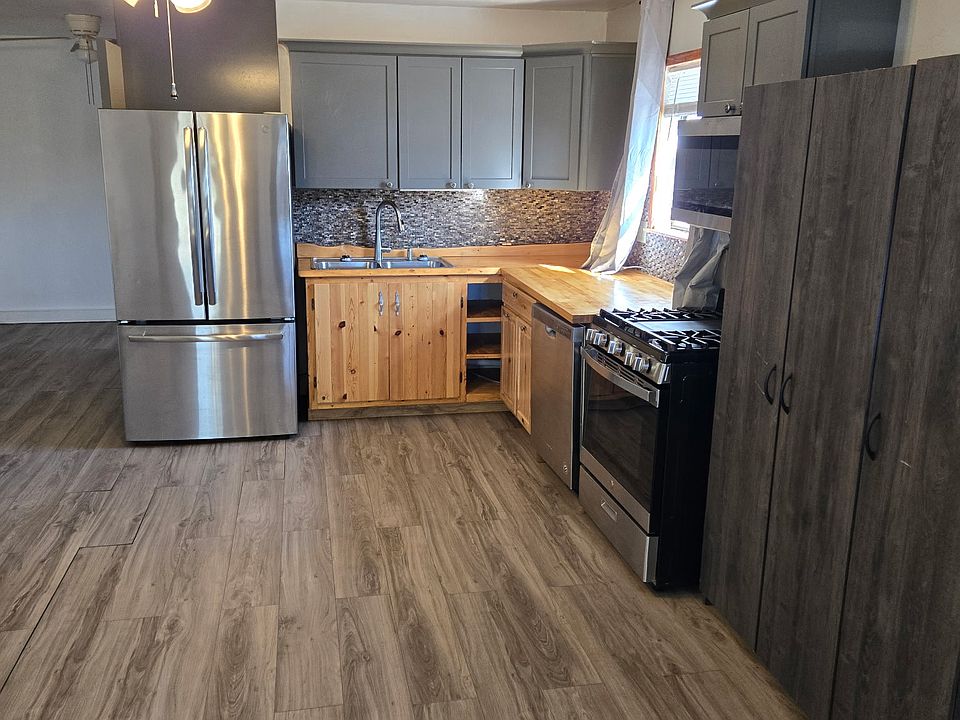 1st image of 122 Island Dr