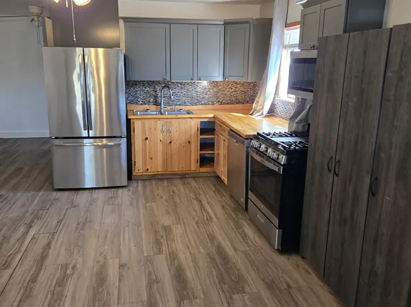 122 Island Dr, Capitan, NM 88316