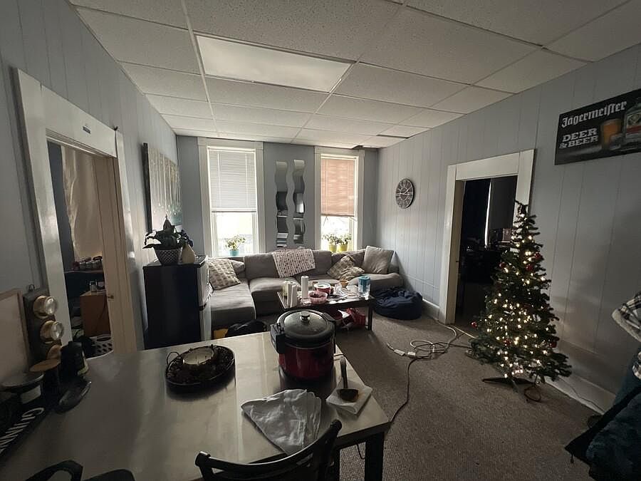 305 Main St E, Menomonie, WI 54751 Zillow