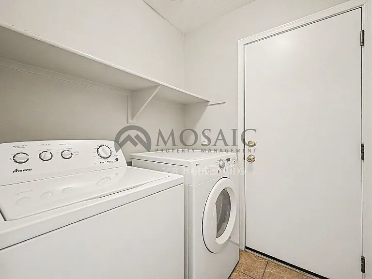 1384 S Sabino Dr — Photo 25