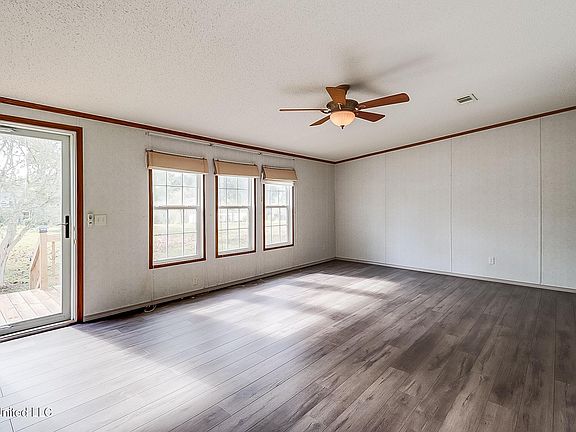 5th image of 11198 Pinehurst Pl W