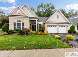 1 Turnberry Dr, Monroe Township, NJ 08831