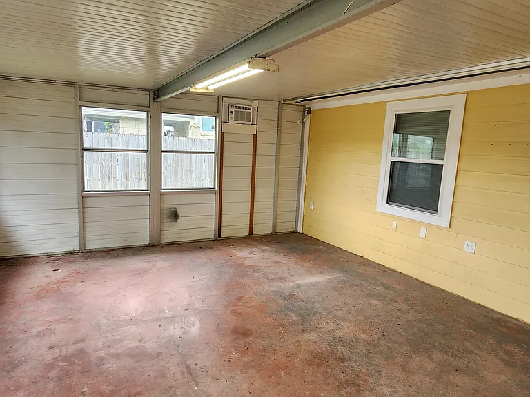 2506 Roy Cir — Photo 27