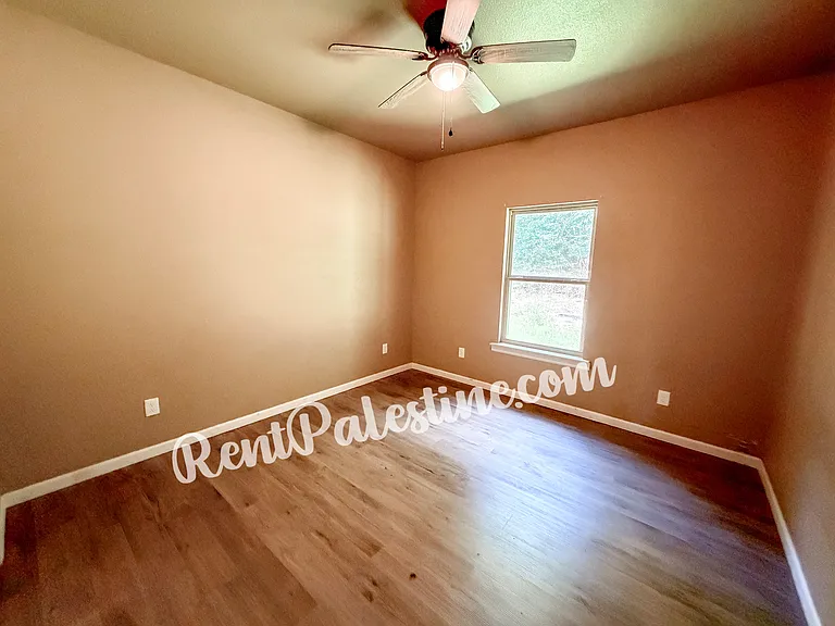 1305 Cummins St #1321 — Photo 13