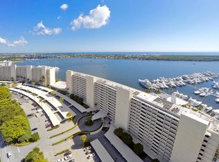 120 Lakeshore Dr APT 637, North Palm Beach, FL 33408