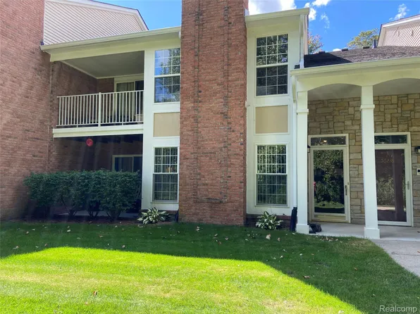 56246 Troon Dr N #195, Utica, MI 48316