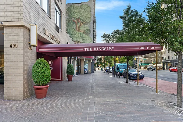 Rented by Compass | media 27