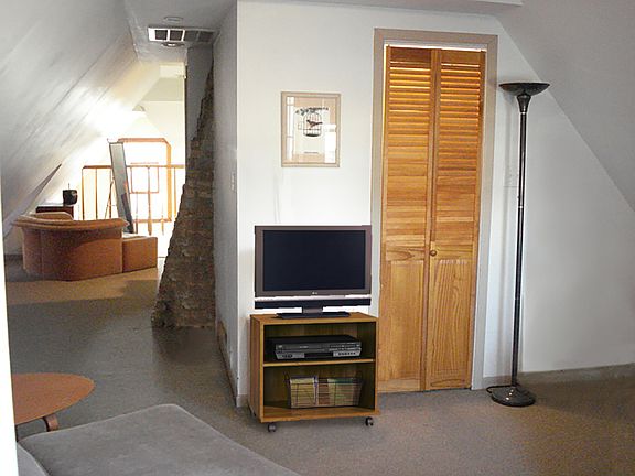 5th image of 3849 N Damen Ave #3