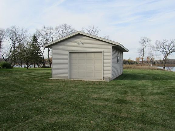 2nd image of S Union Lake Dr SE
