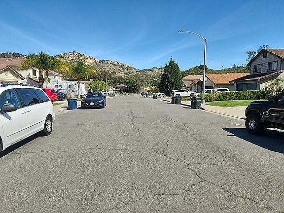 4th image of 920 Glenwood Way