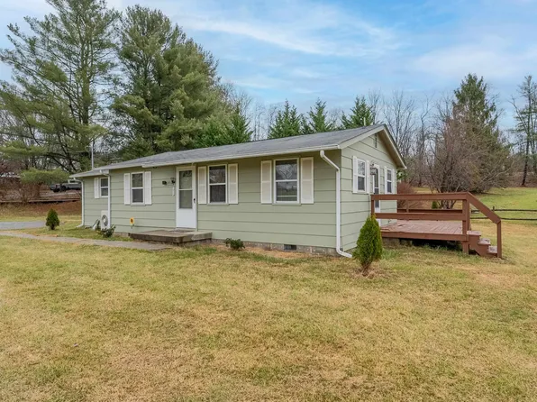1410 King St, Christiansburg, VA 24073
