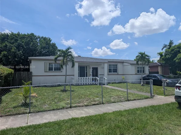 560 NW 184th Ter, Miami Gardens, FL 33169