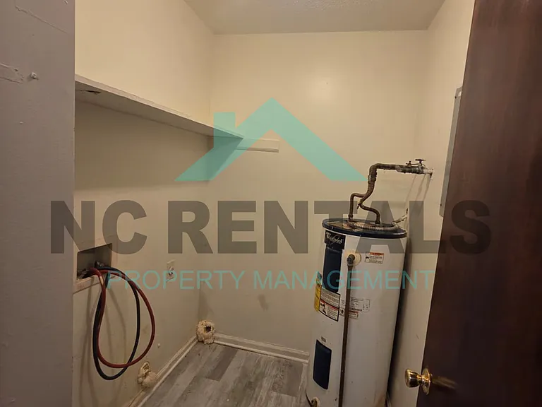 2559 Green Oaks Ct #A — Photo 21
