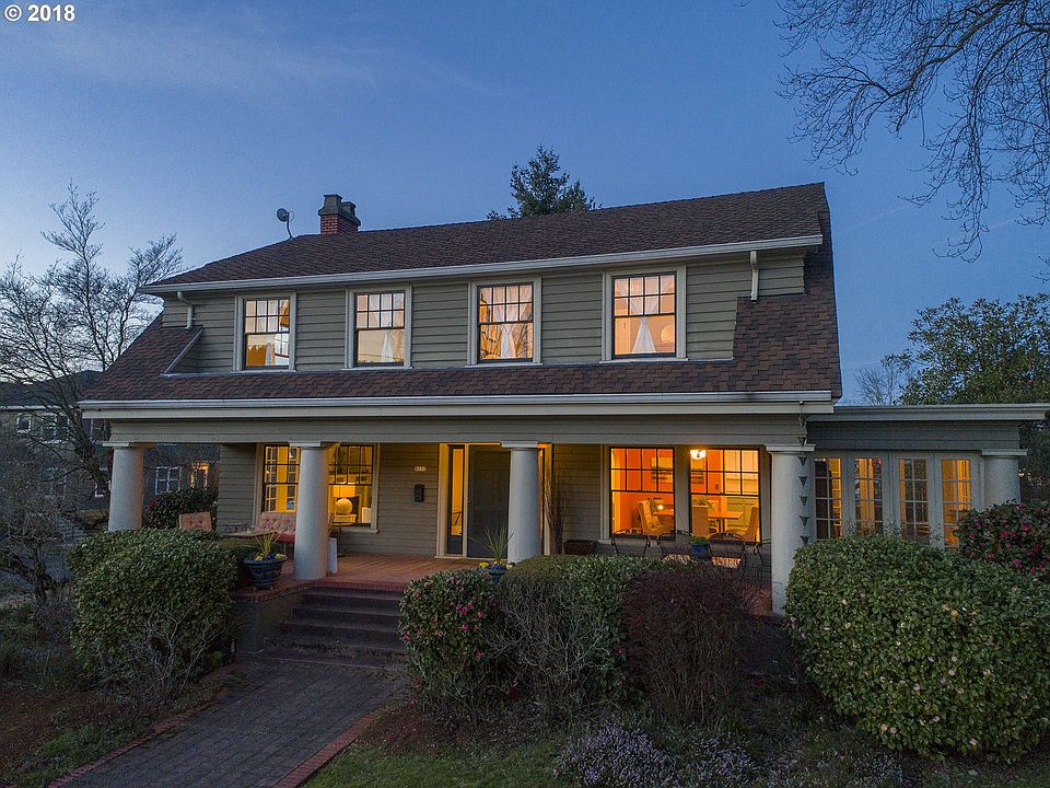 2nd image of 8233 N Willamette Blvd #A