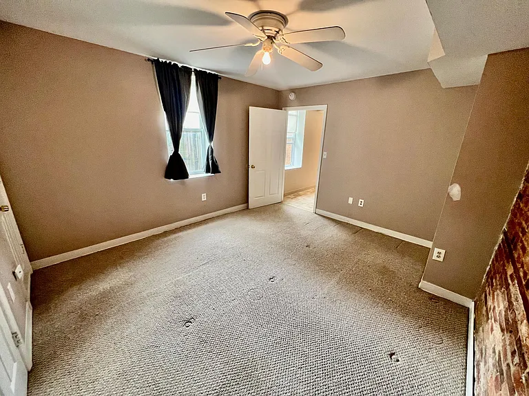 109 S Washington St — Photo 16